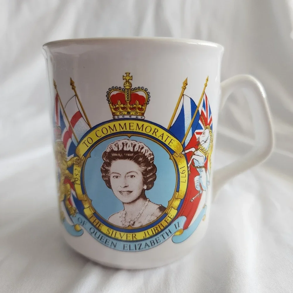Queen Elizabeth II Silver Jubilee‎ 1952 1977 Cup Coffee Tea Mug Vintage